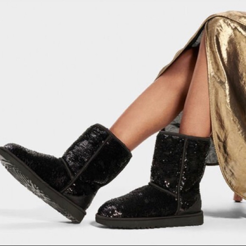 Black classic short sparkle uggs